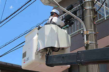 架空光ファイバー配線工事