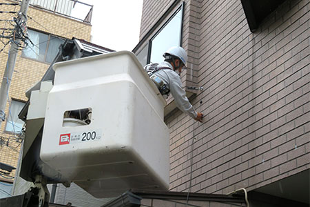 ビル内の光ファイバー配線工事